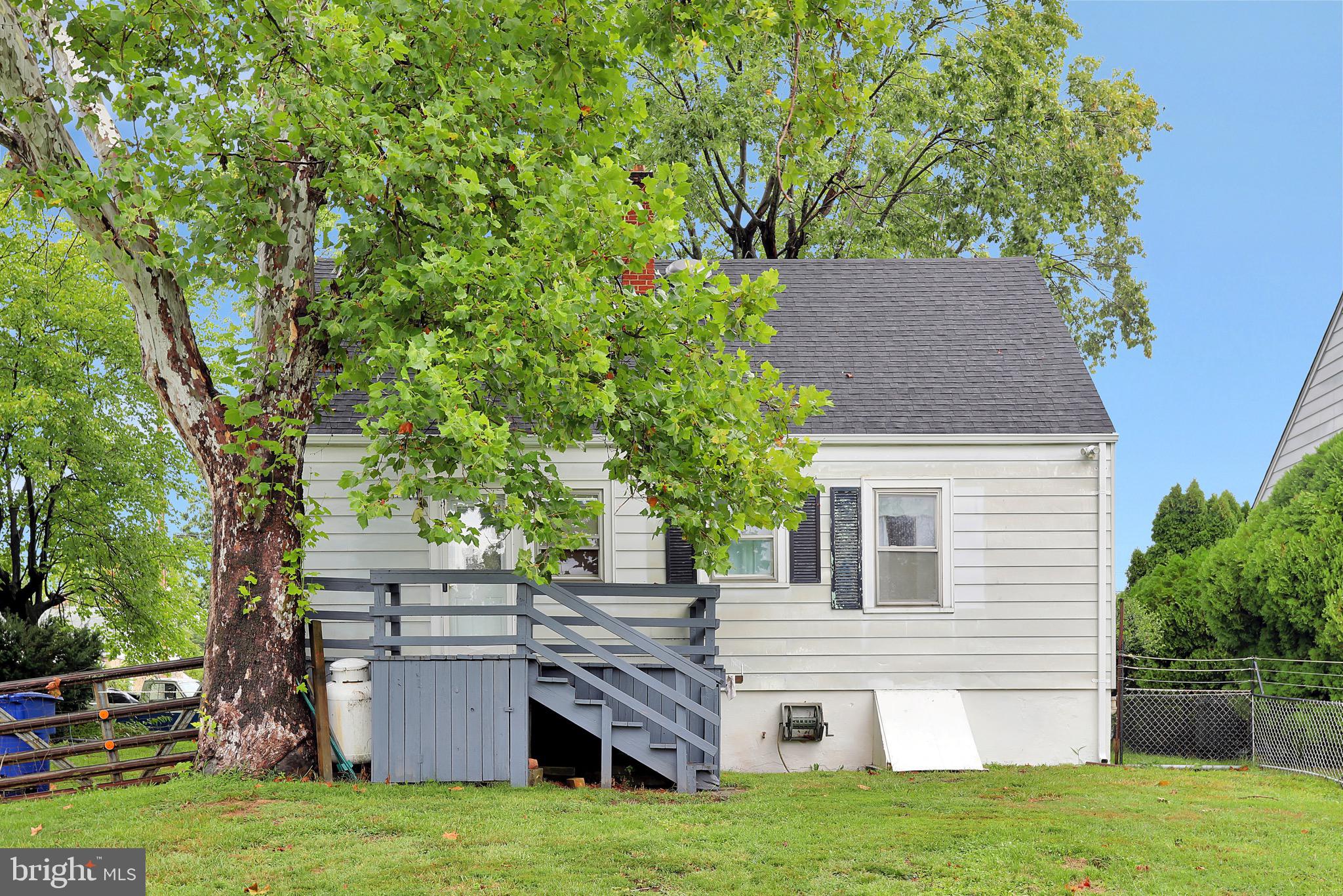 ROYAL VILLAGE - Residential