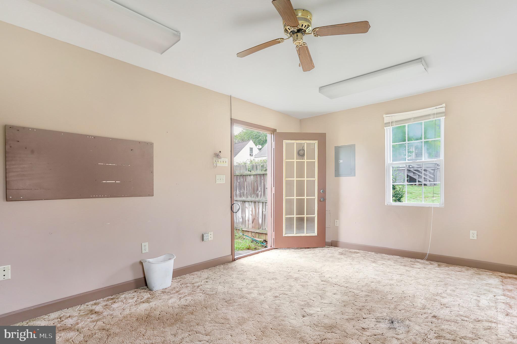 ROYAL VILLAGE - Residential