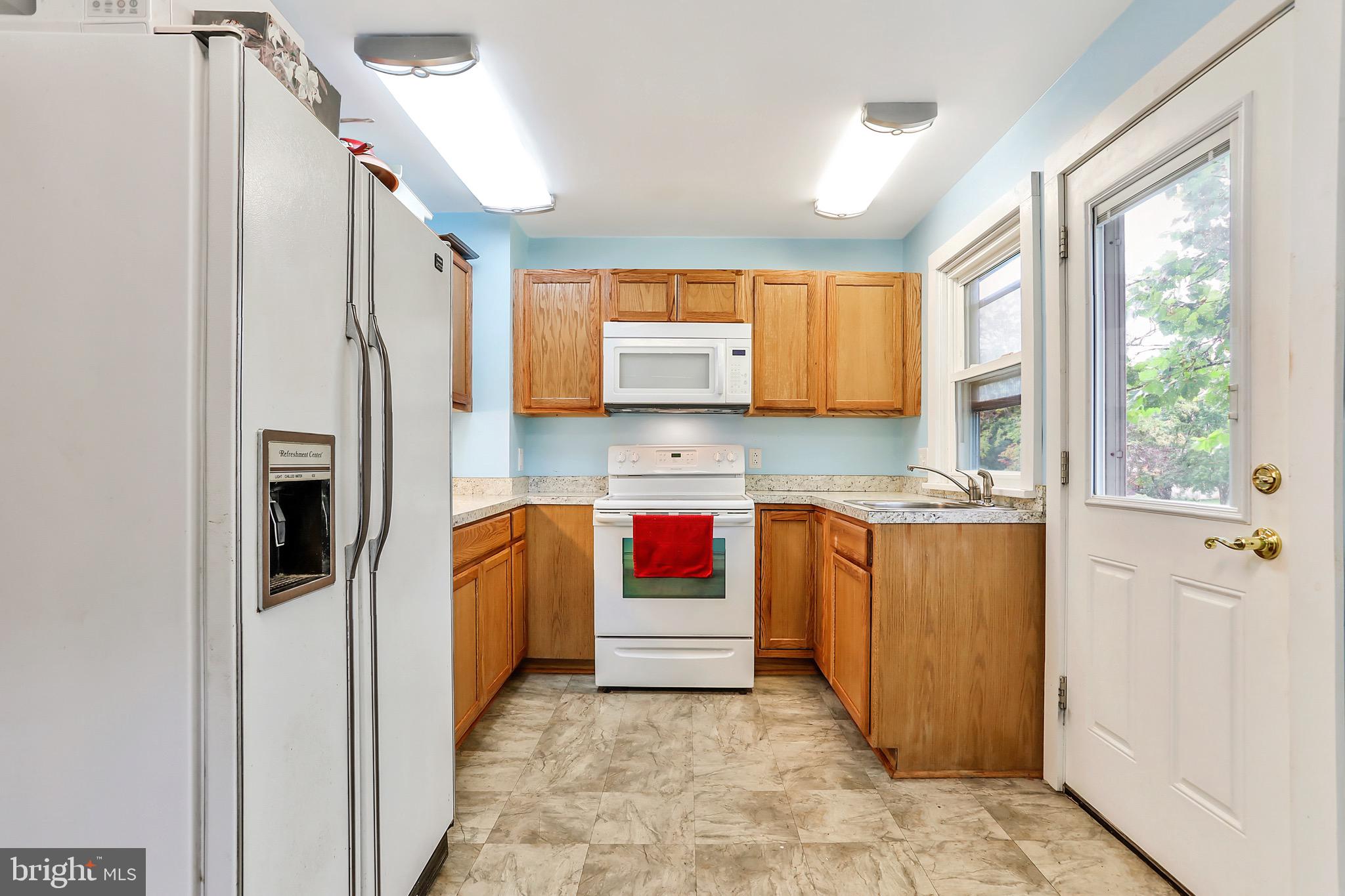 ROYAL VILLAGE - Residential