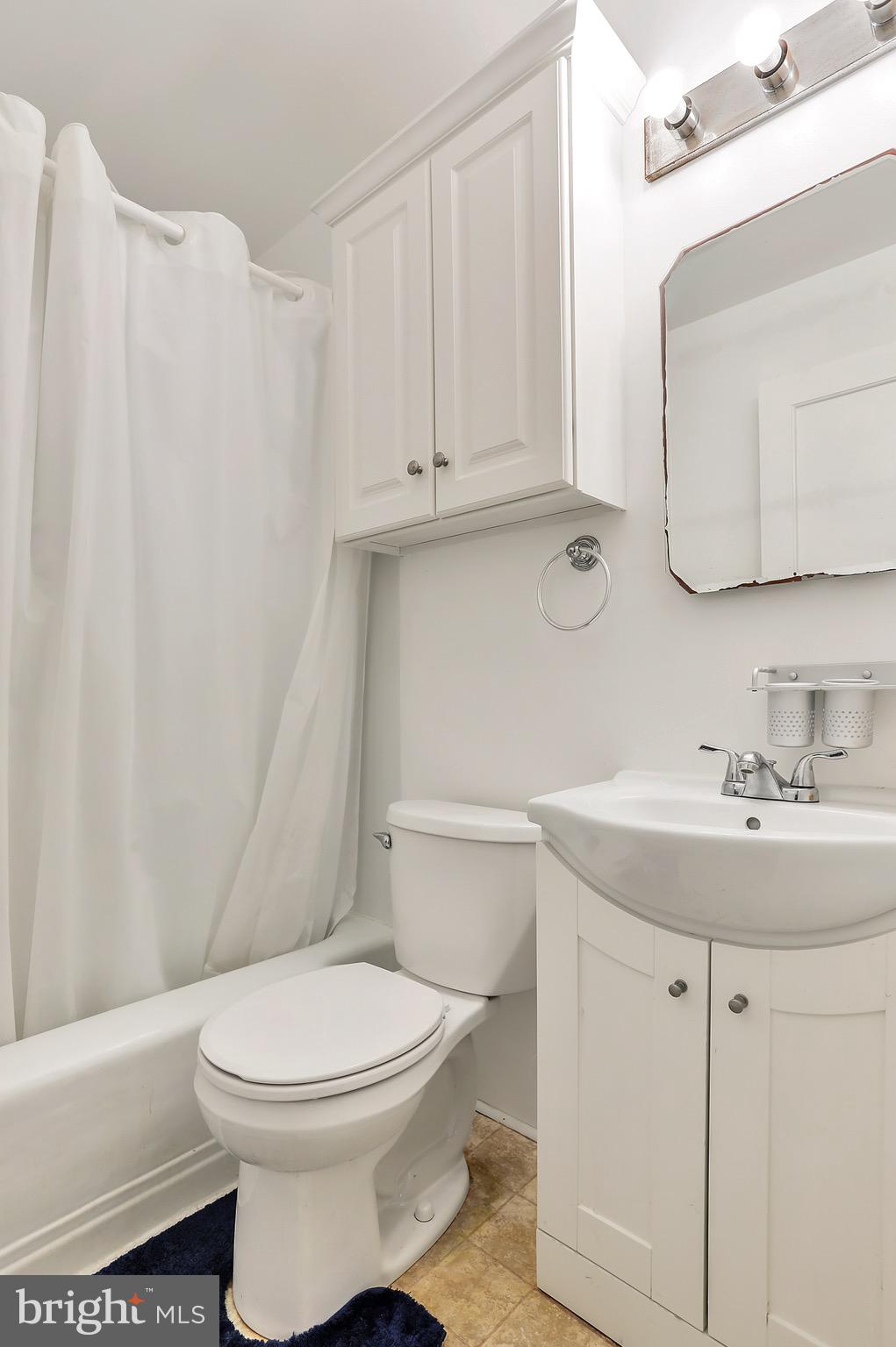 ROYAL VILLAGE - Residential