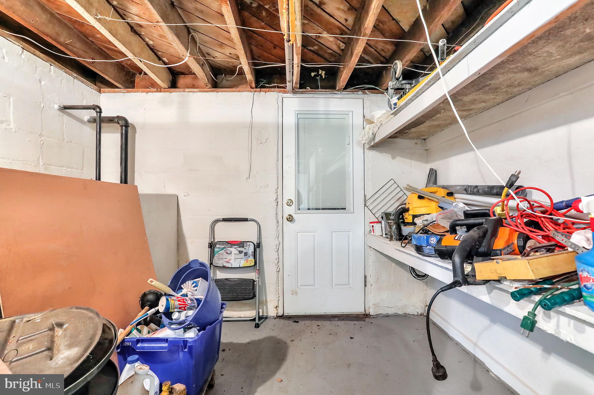 ROYAL VILLAGE - Residential