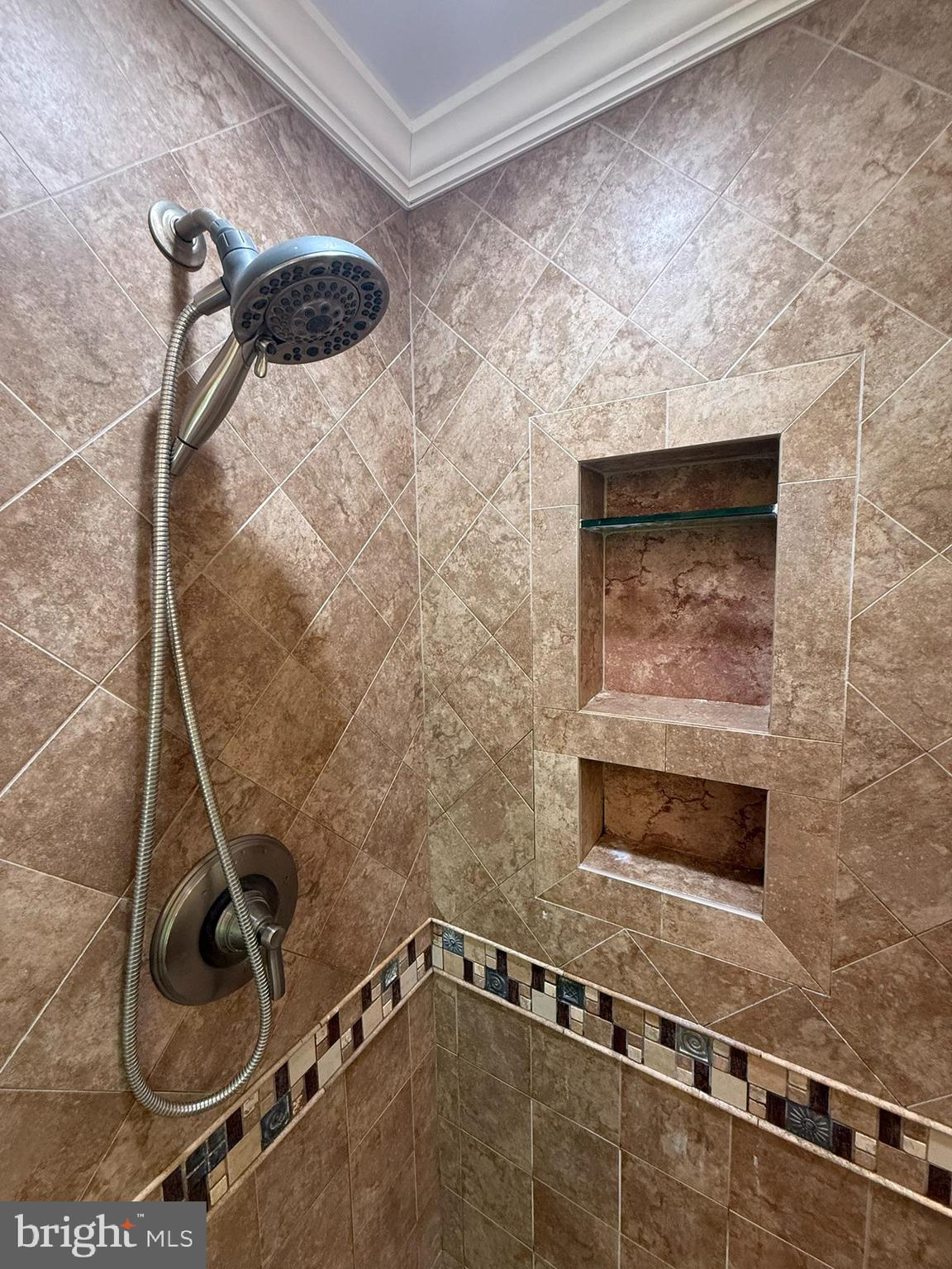 SOUTH RUN OAKS - Residential