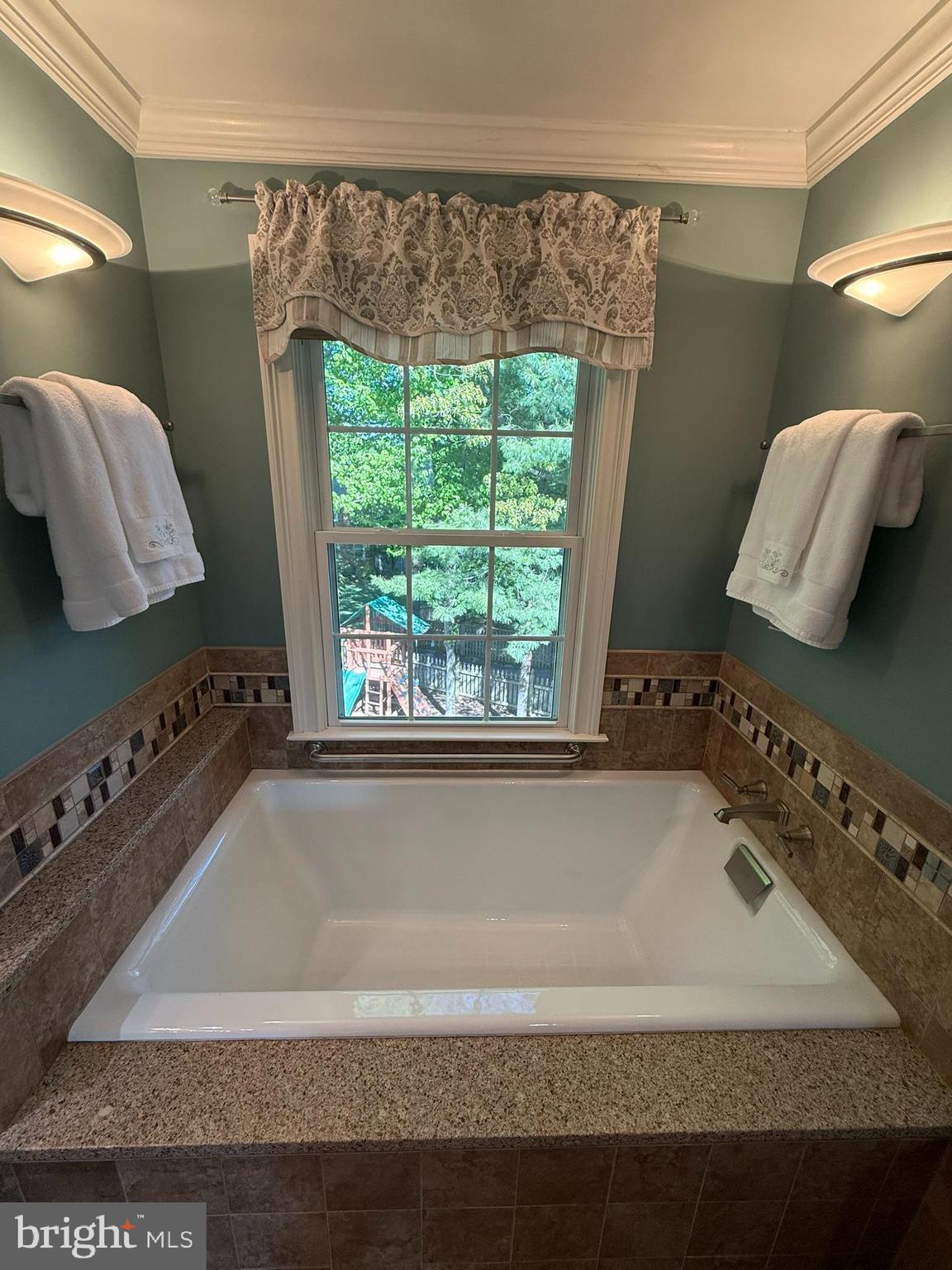 SOUTH RUN OAKS - Residential