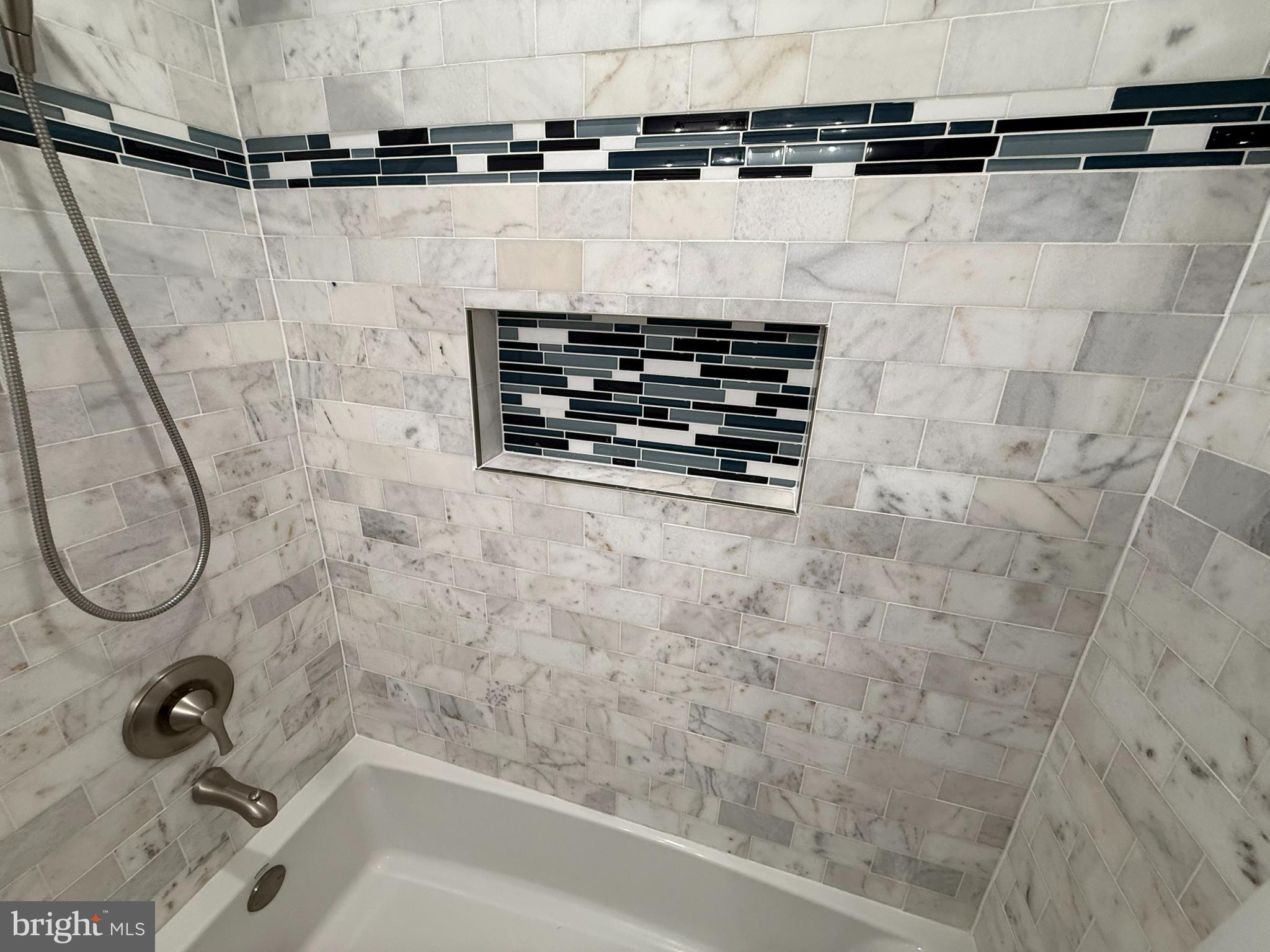 SOUTH RUN OAKS - Residential