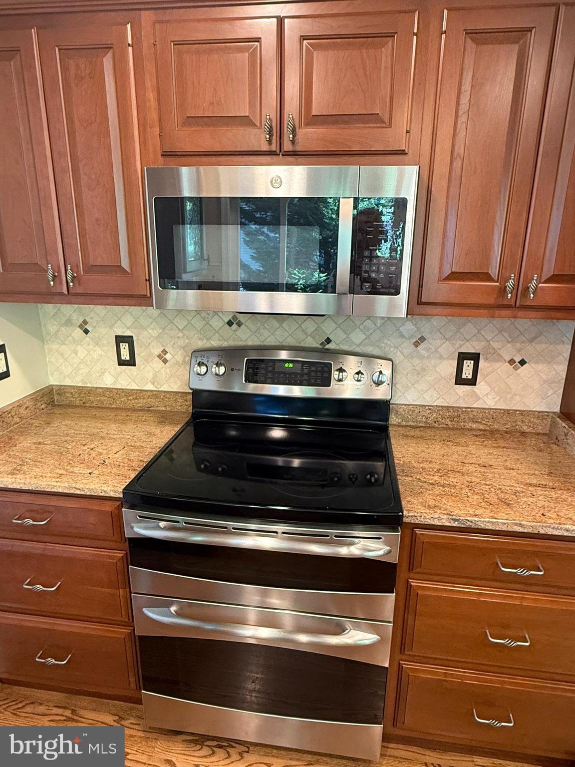 SOUTH RUN OAKS - Residential