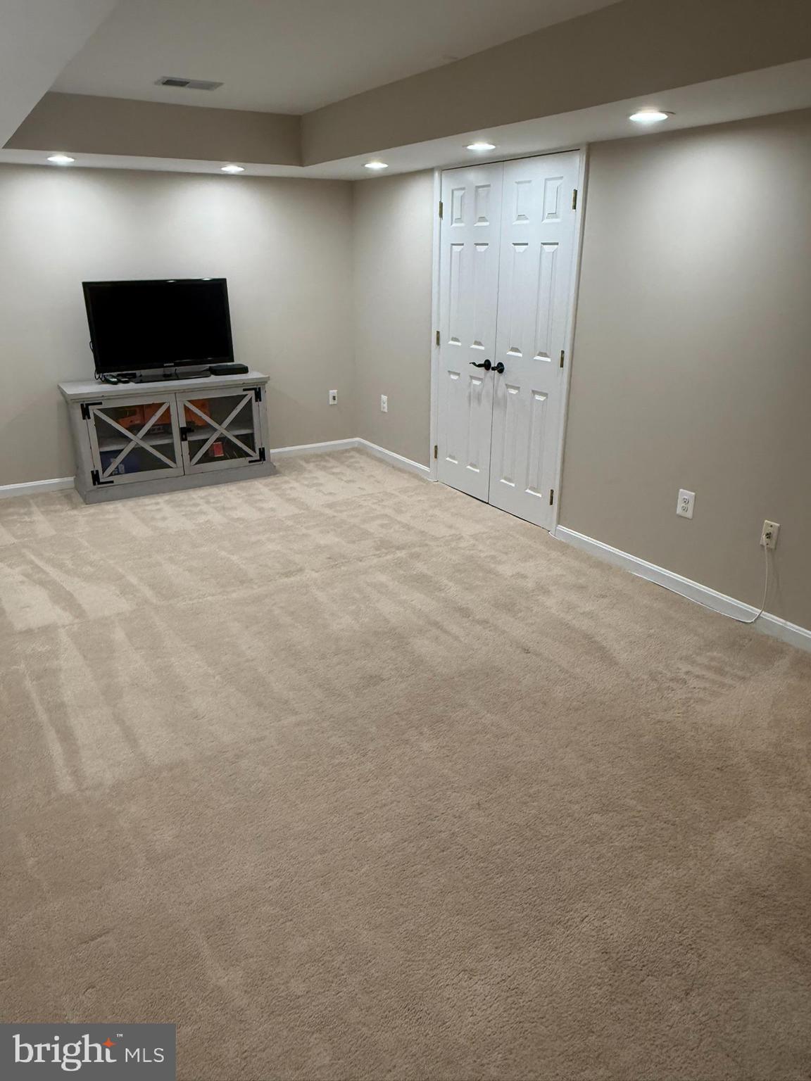 SOUTH RUN OAKS - Residential