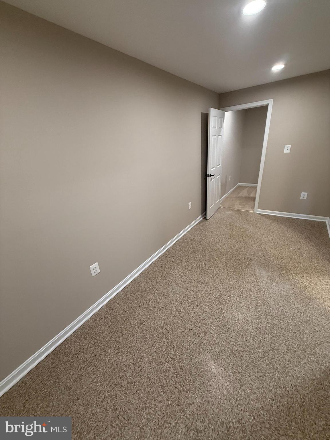 SOUTH RUN OAKS - Residential