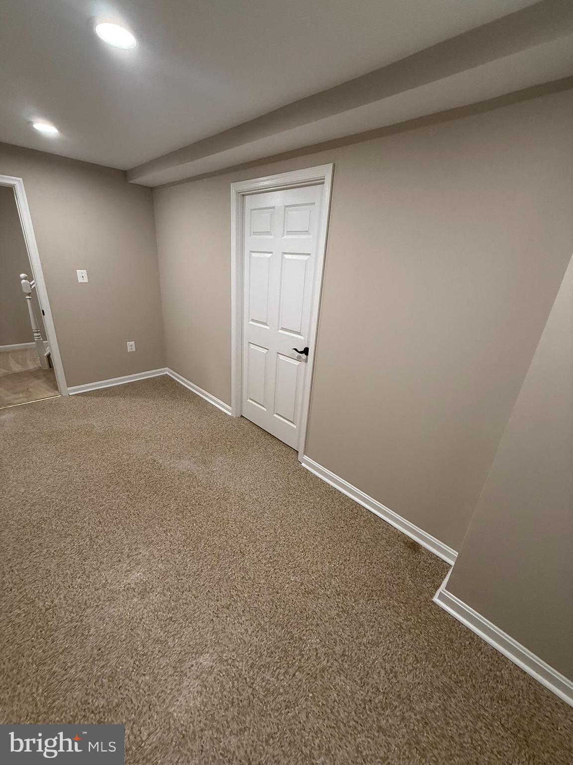 SOUTH RUN OAKS - Residential