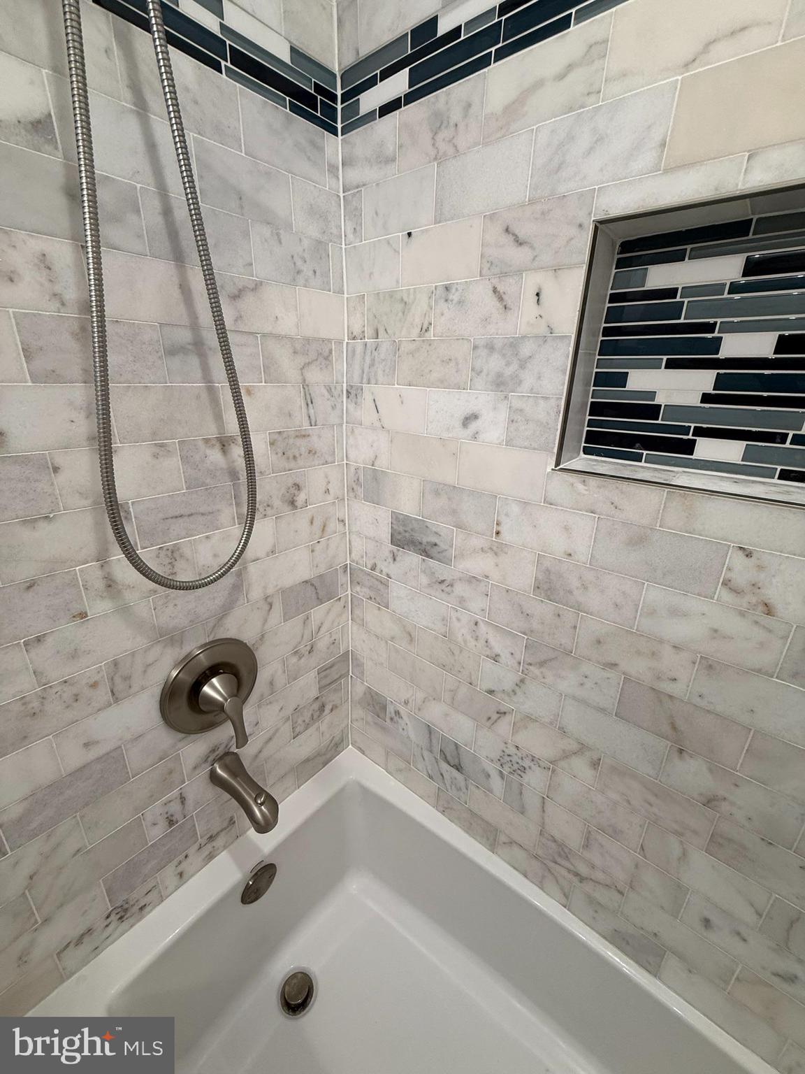 SOUTH RUN OAKS - Residential