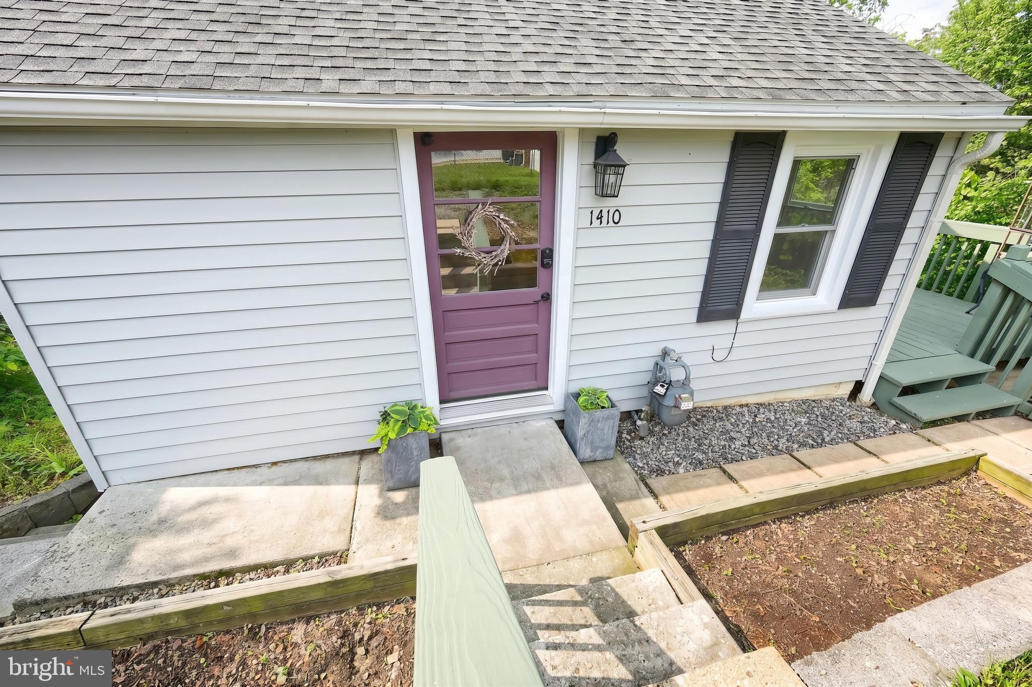 1410 W LOCUST STREET