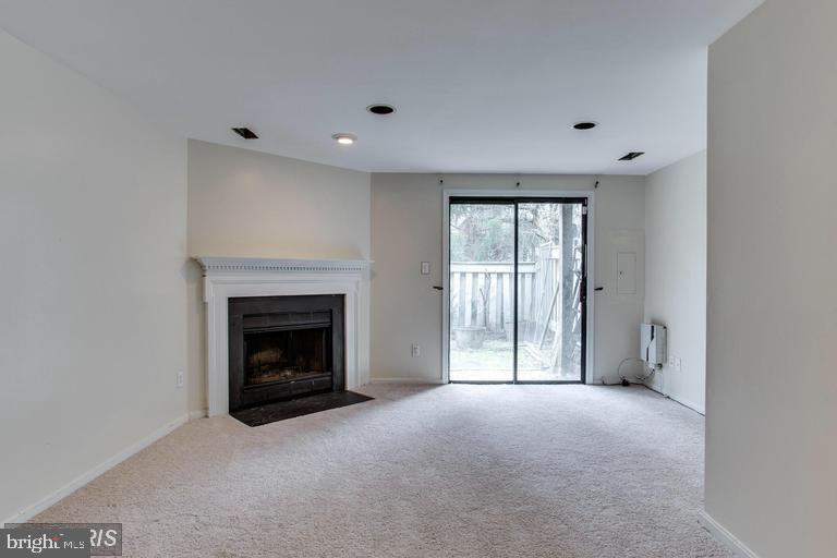 SUFFOLK PLACE - Residential Lease