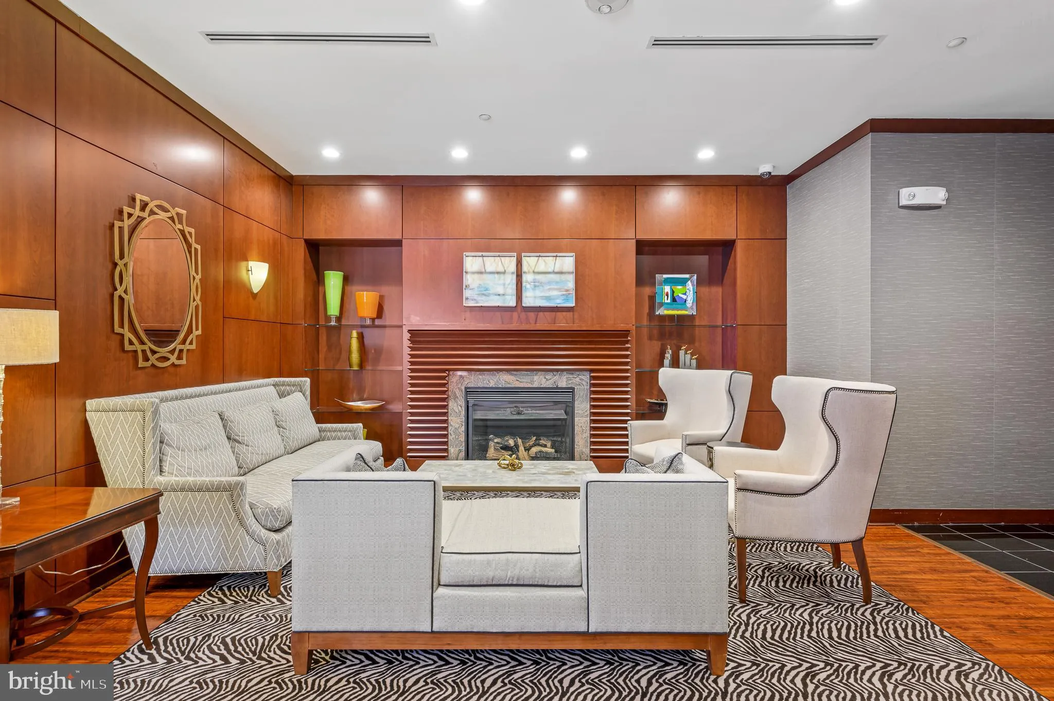 Reston, Virginia 20191, United States, 2 Bedrooms Bedrooms, ,2 BathroomsBathrooms,Residential,Pending,12091