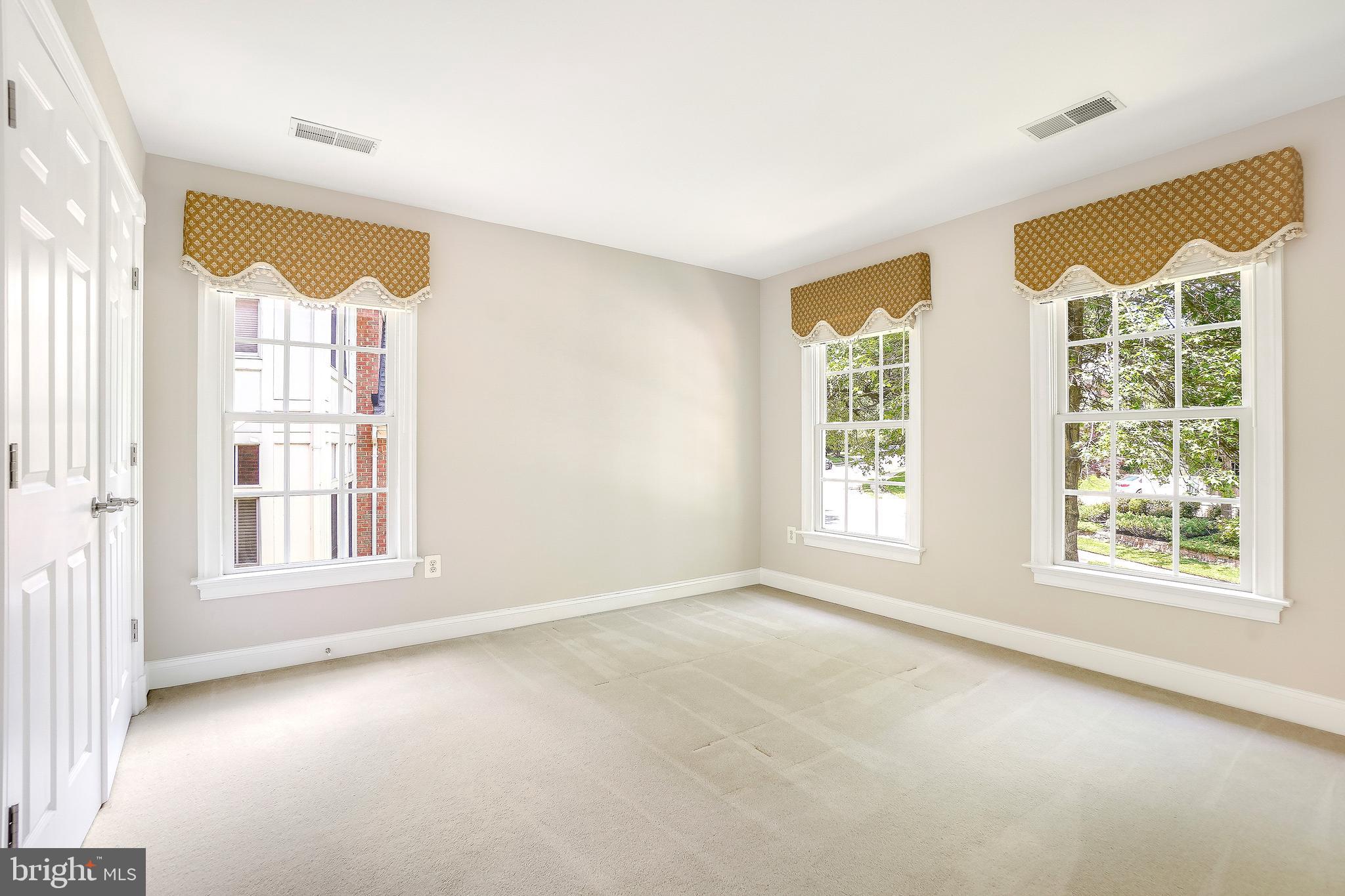 PICKETT'S RESERVE - Residential