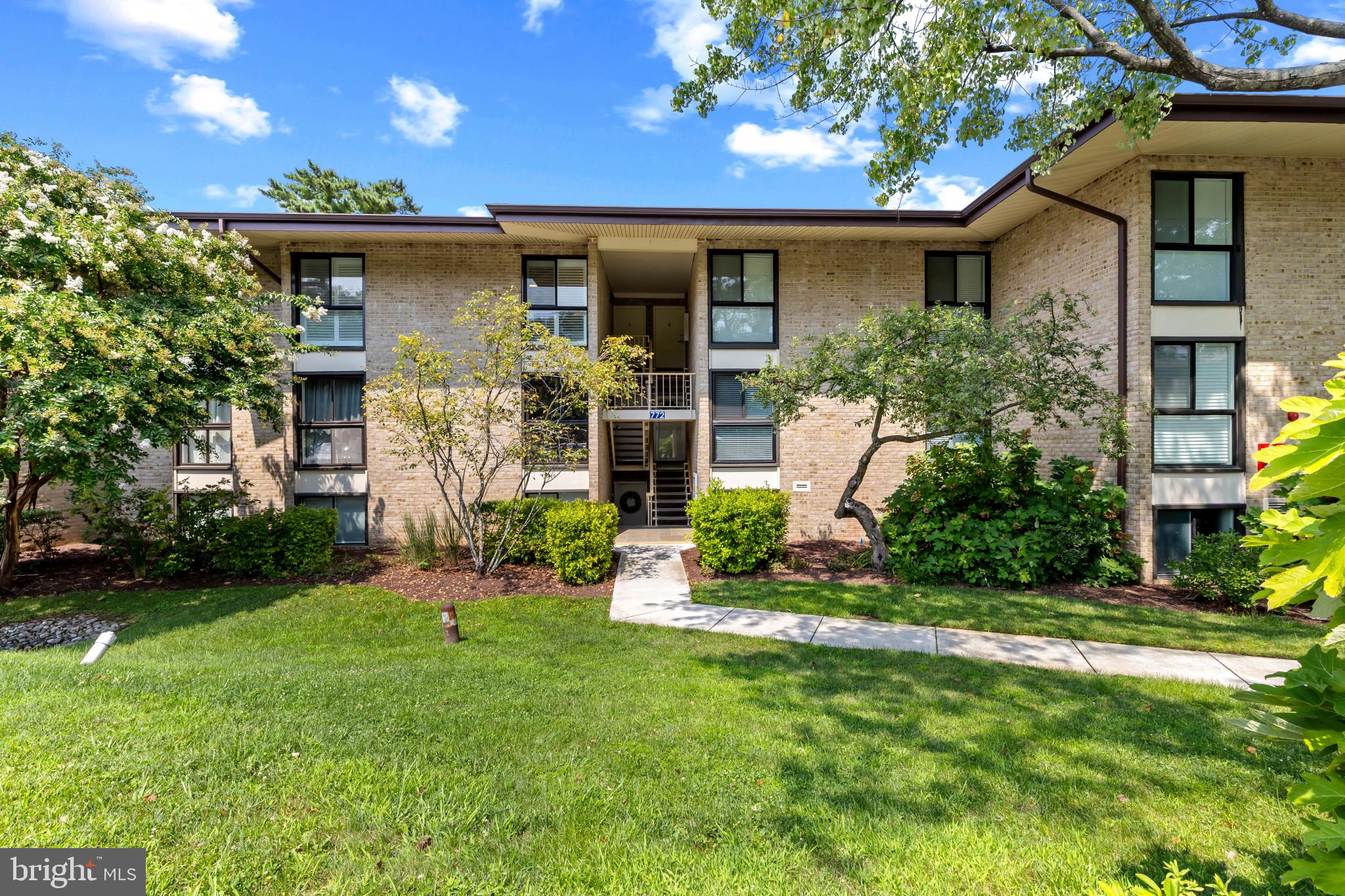 772 FAIRVIEW AVENUE E 772 E