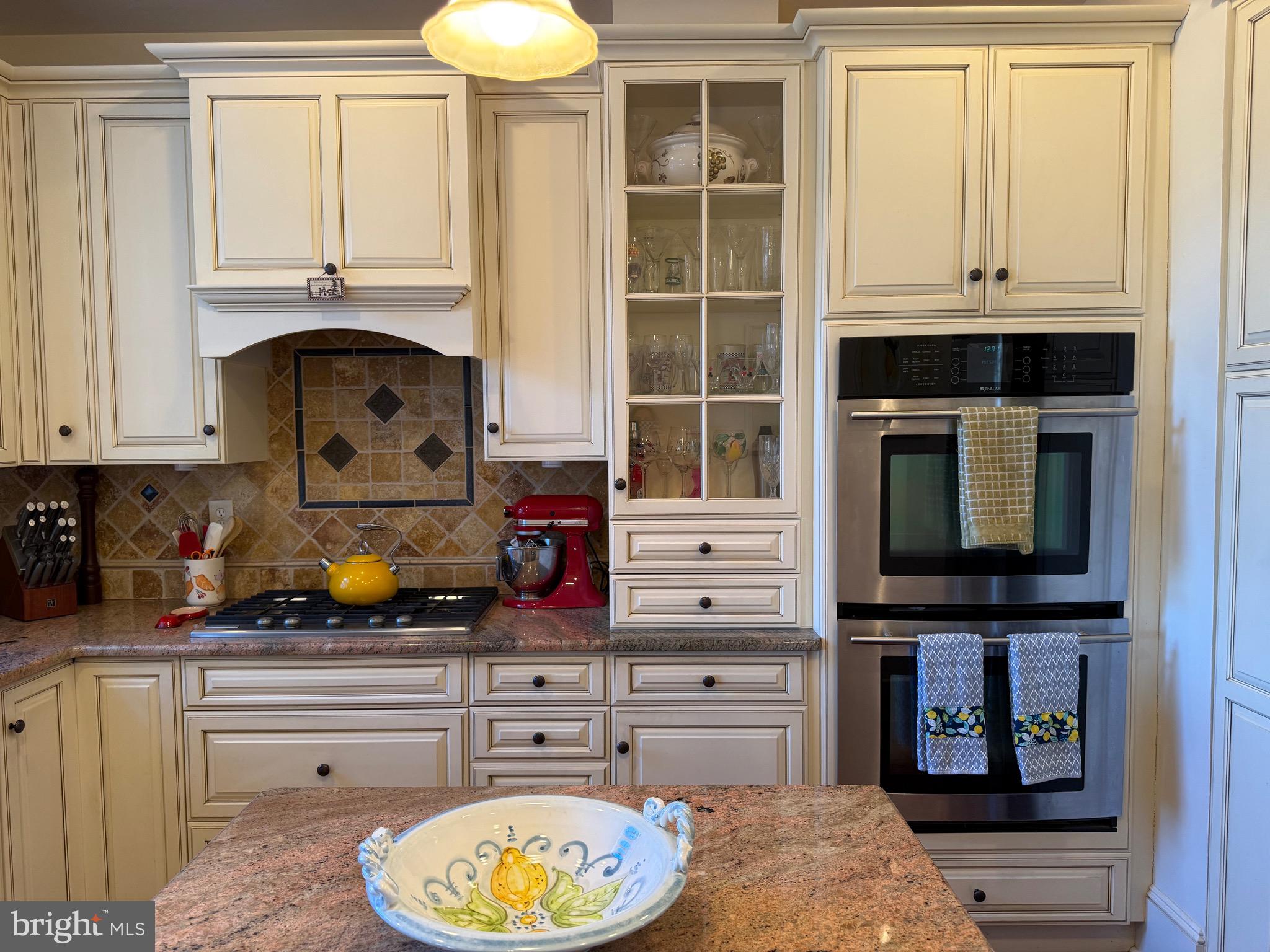 JENKINTOWN - Residential