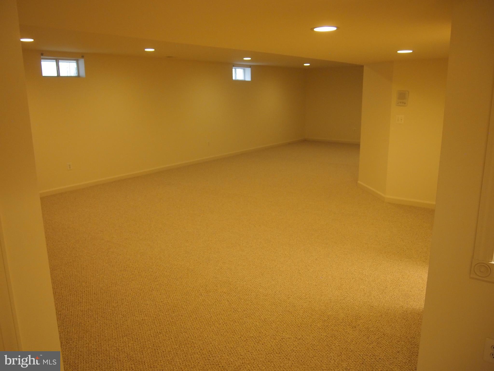 LEISURE WORLD - Residential