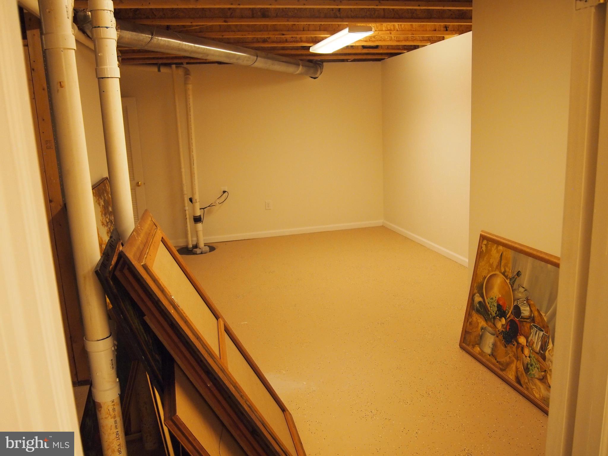 LEISURE WORLD - Residential