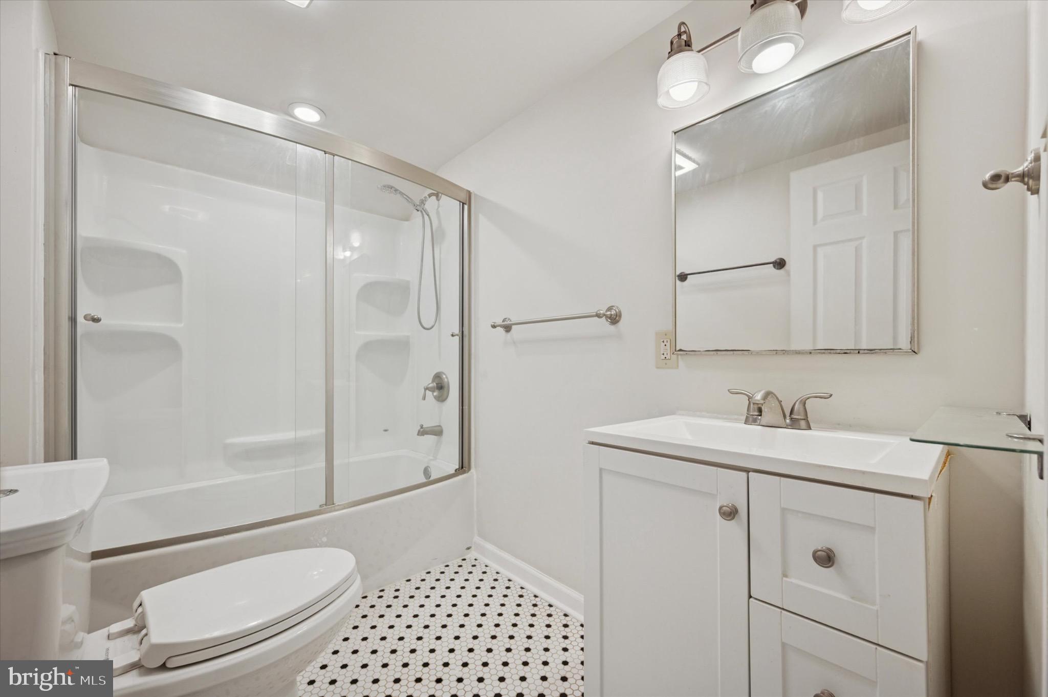 JENKINTOWN - Residential