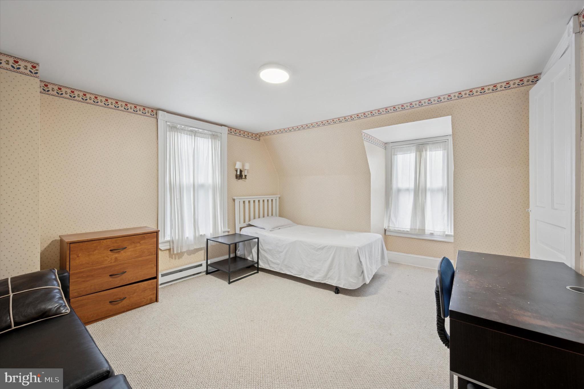 JENKINTOWN - Residential