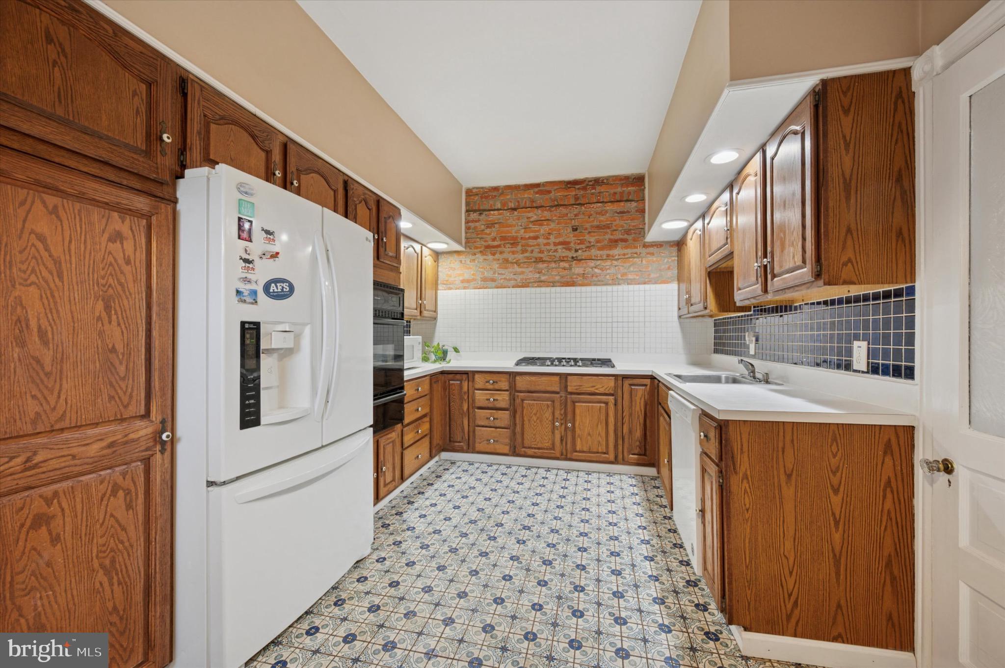 JENKINTOWN - Residential