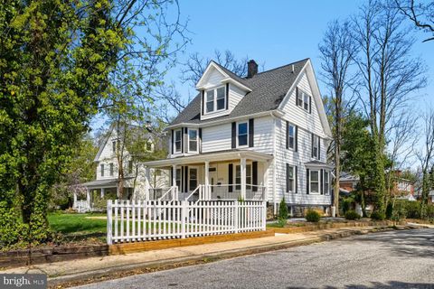 Photo of 6235 Bellona Avenue, BALTIMORE, MD 21212 (MLS # MDBA2210034)