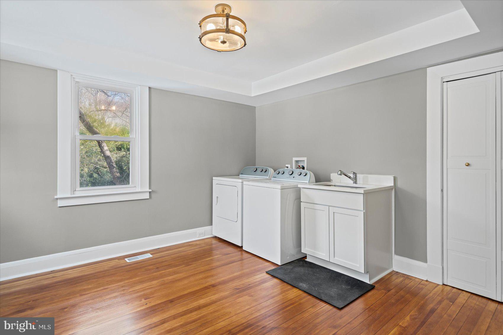 KINGSVILLE - Residential