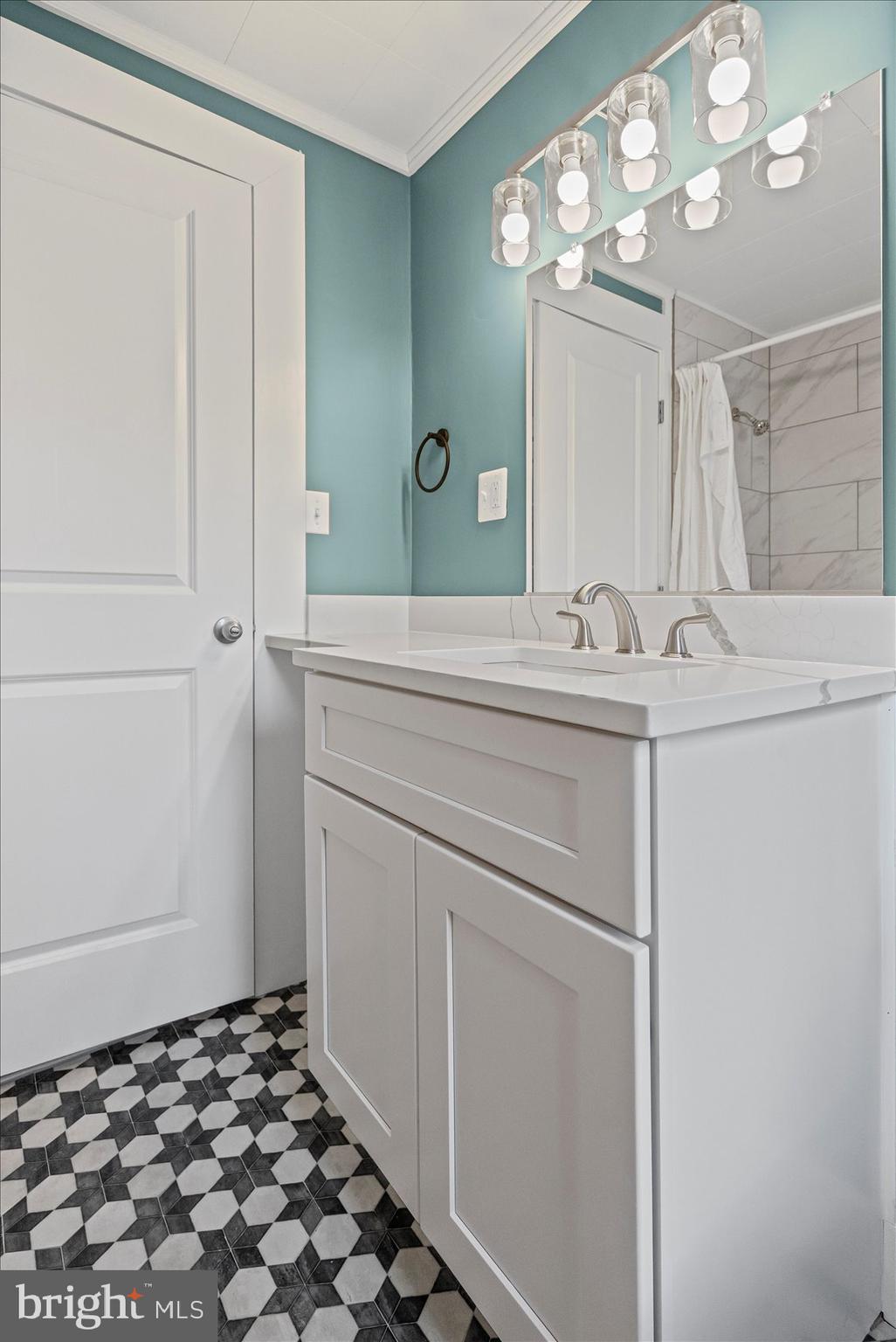 KINGSVILLE - Residential