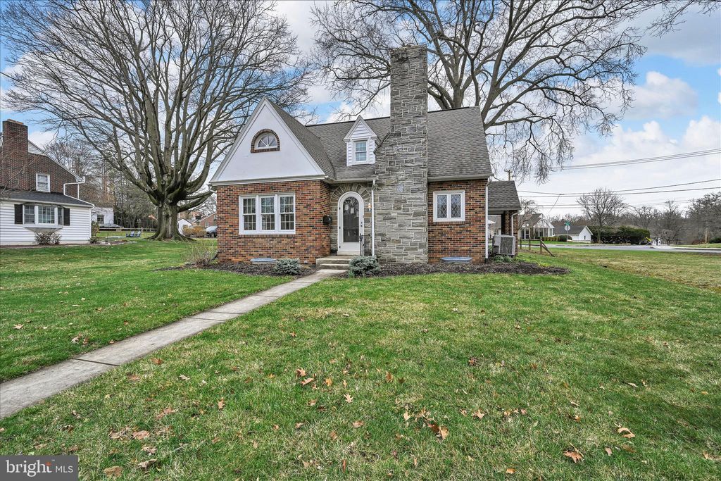 Photo of 105 Martin Avenue, EPHRATA, PA 17522 (MLS # PALA2084748)