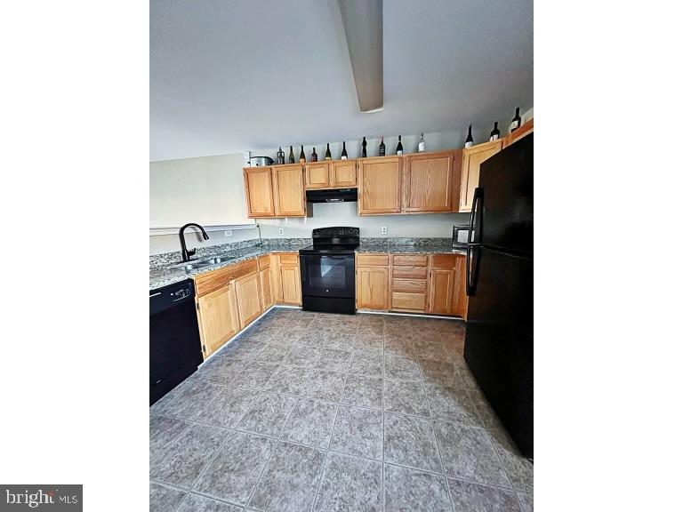 VILLAGE OF WESTOVE - Residential Lease