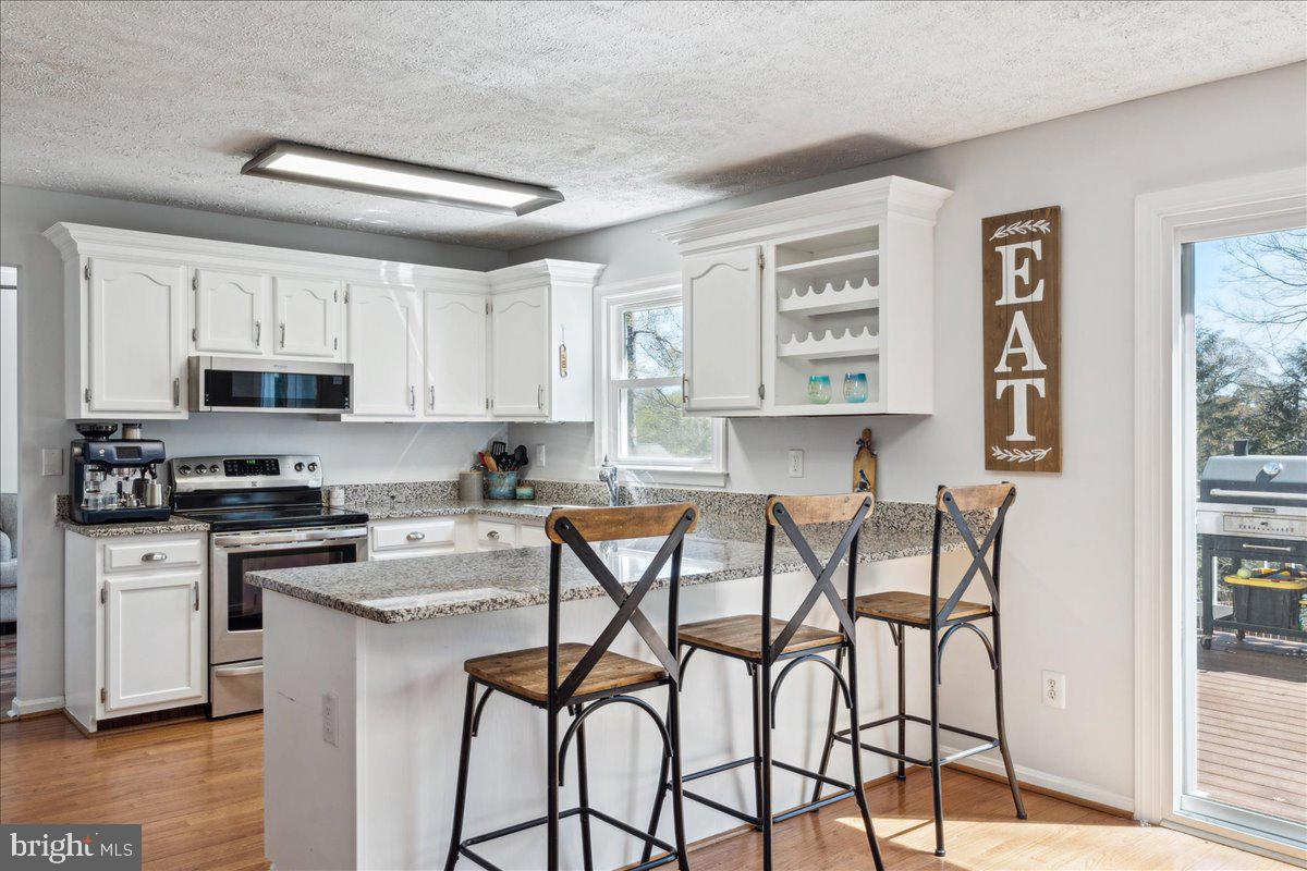 OAK HOLLOW - Residential