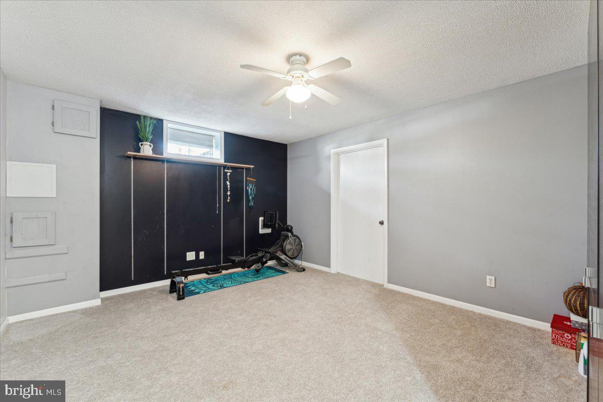 OAK HOLLOW - Residential