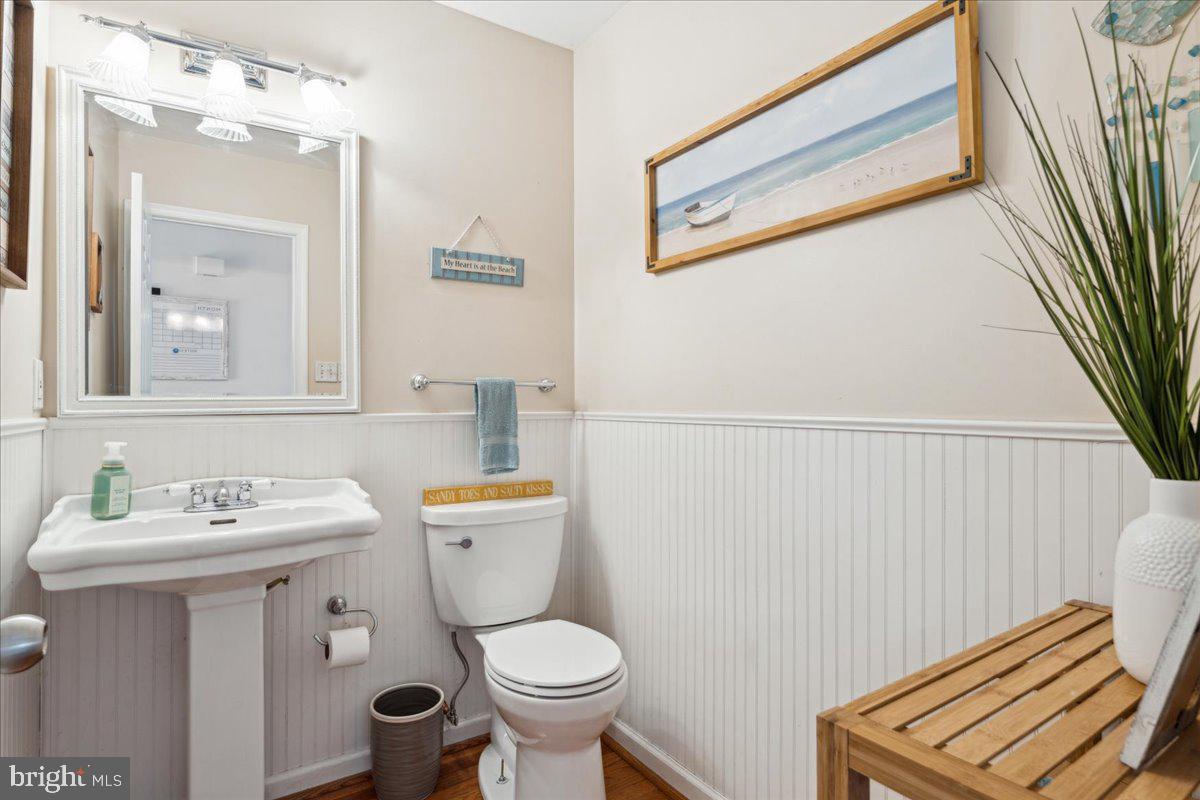 OAK HOLLOW - Residential