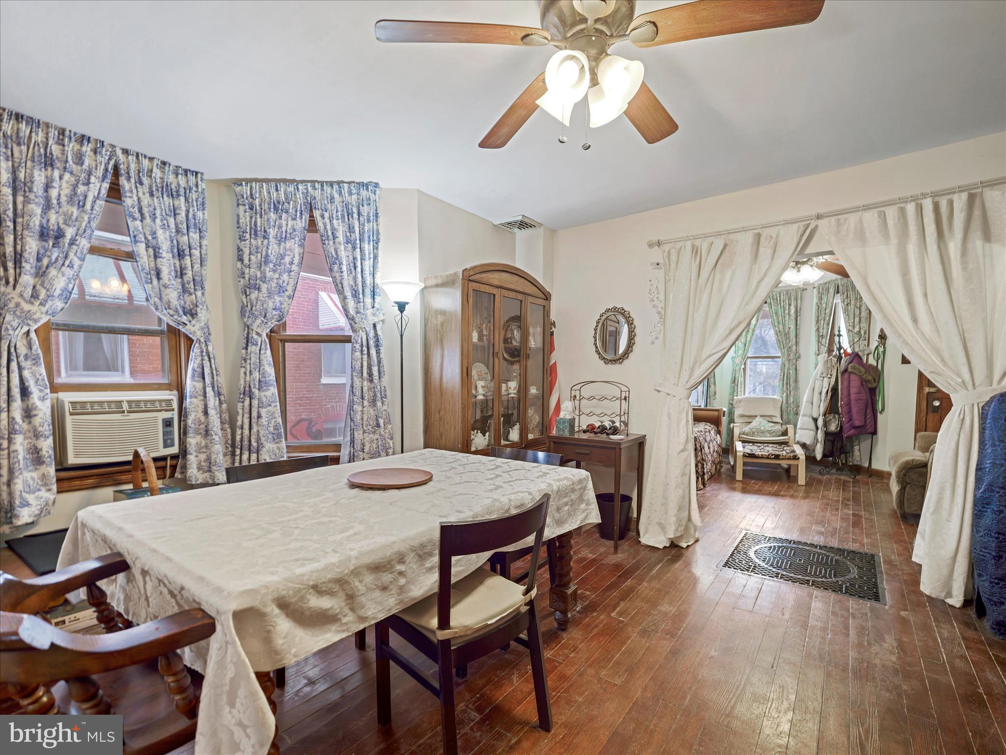 HAGERSTOWN - Residential