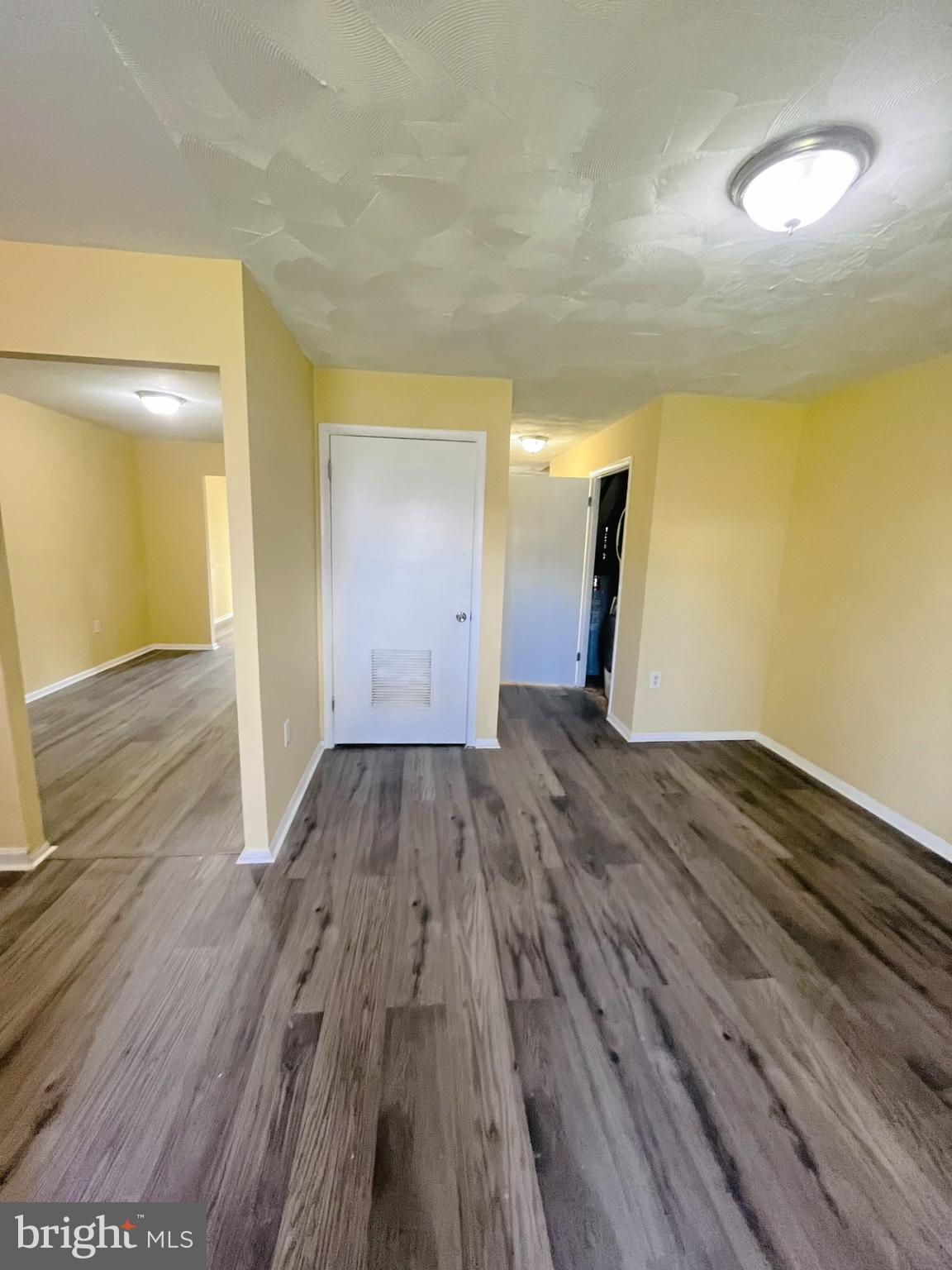 6039 LIVINGSTON ROAD