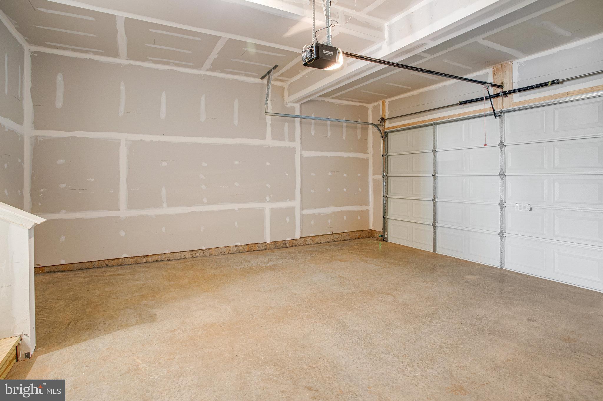 SEASONS AT ROUND MILL MEADOWS - Residential