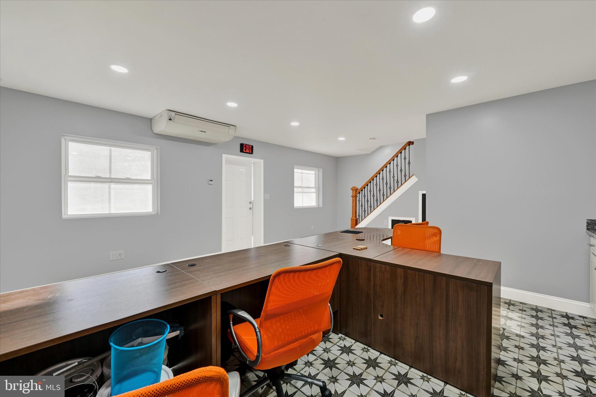 2400 ANNAPOLIS ROAD