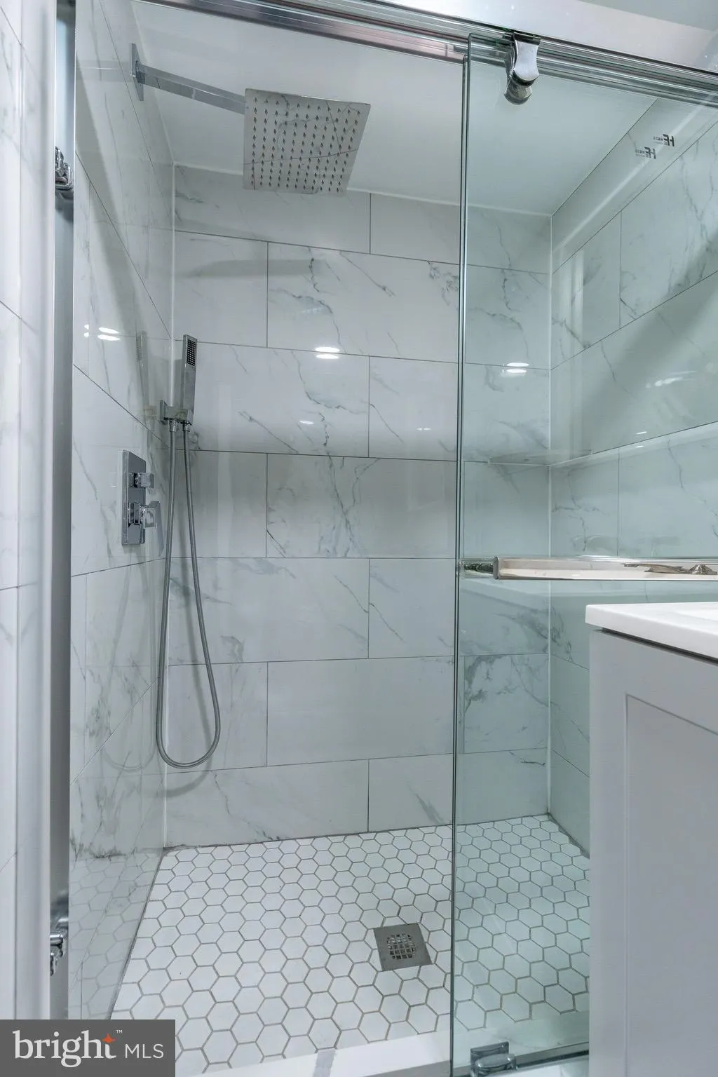 Philadelphia, Pennsylvania 19145, United States, 3 Bedrooms Bedrooms, ,2 BathroomsBathrooms,Residential,Active,240301