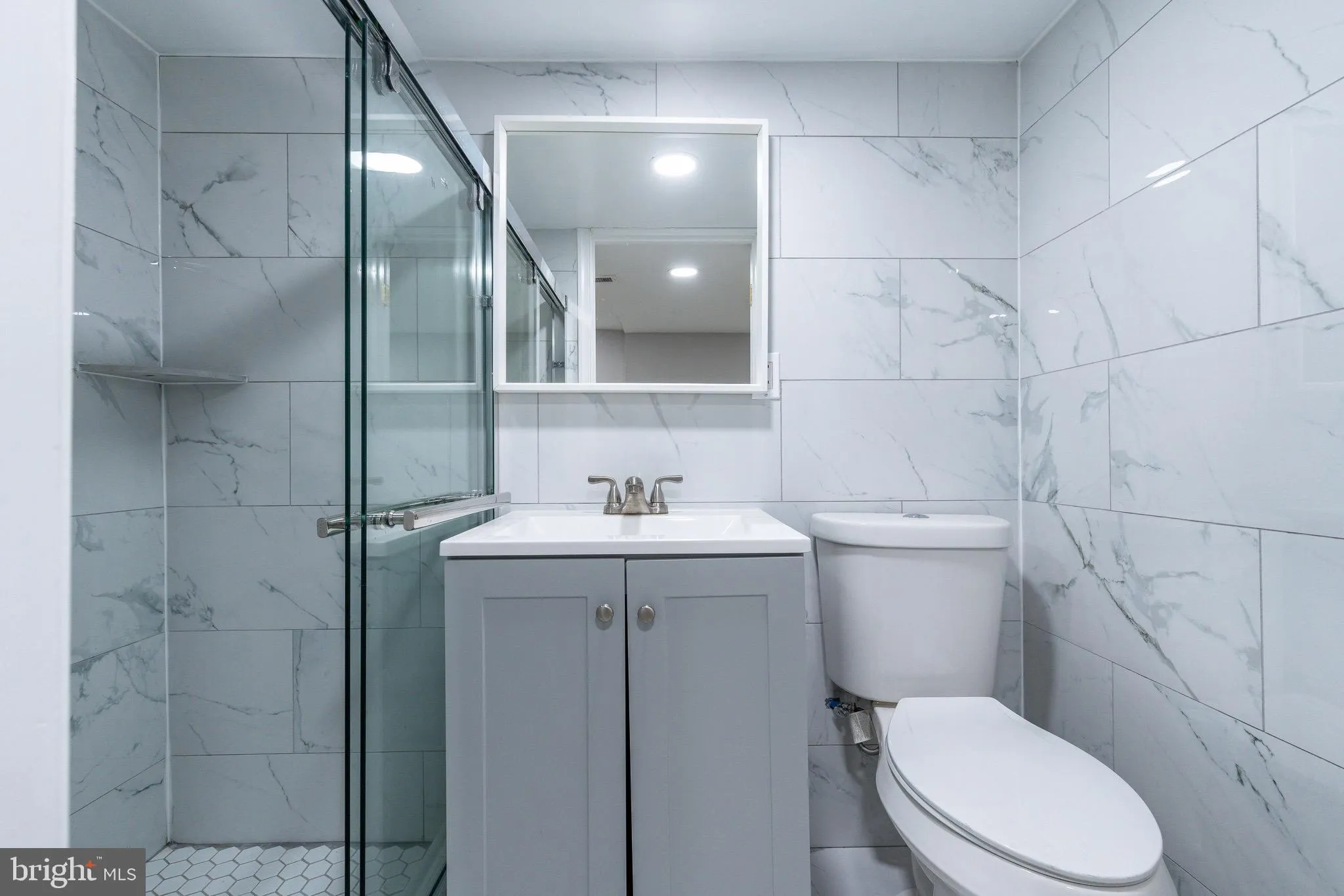 Philadelphia, Pennsylvania 19145, United States, 3 Bedrooms Bedrooms, ,2 BathroomsBathrooms,Residential,Active,240301