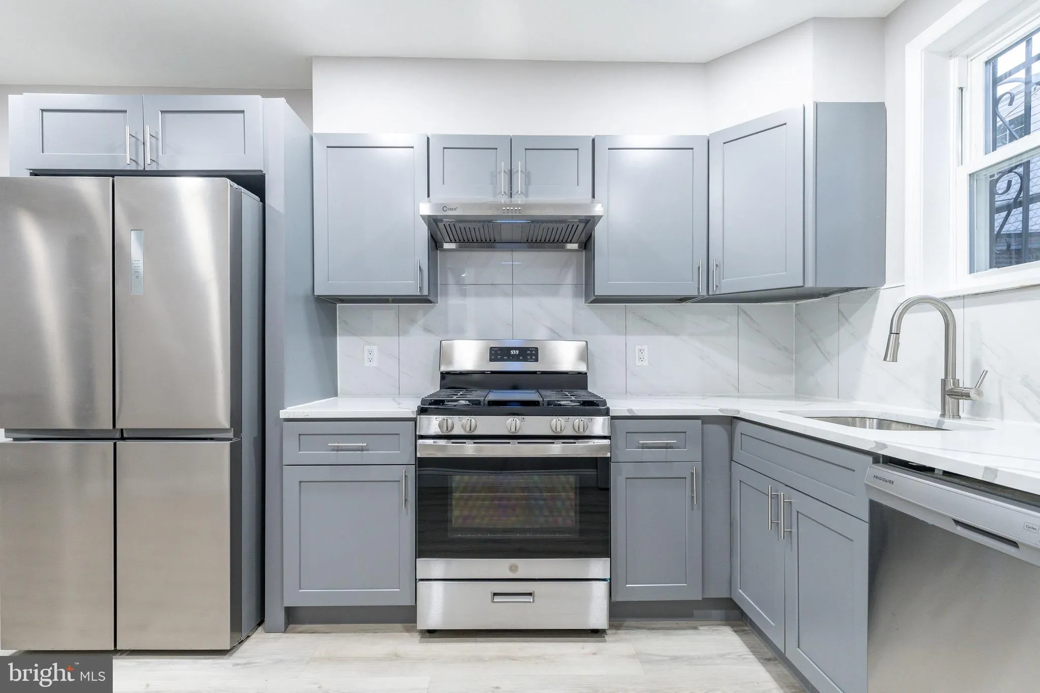 Philadelphia, Pennsylvania 19145, United States, 3 Bedrooms Bedrooms, ,2 BathroomsBathrooms,Residential,Active,240301