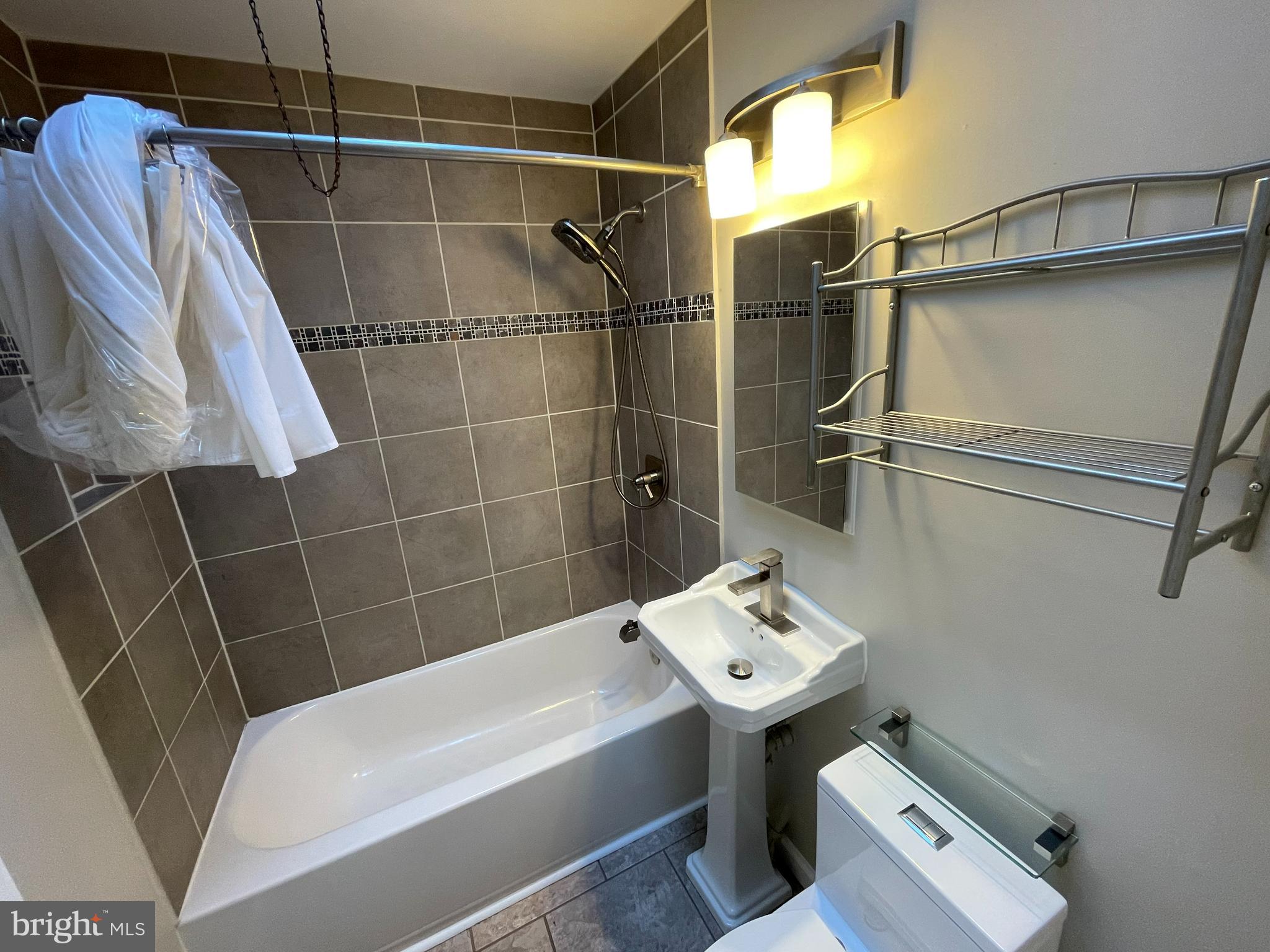 MAYFAIR (WEST) - Residential
