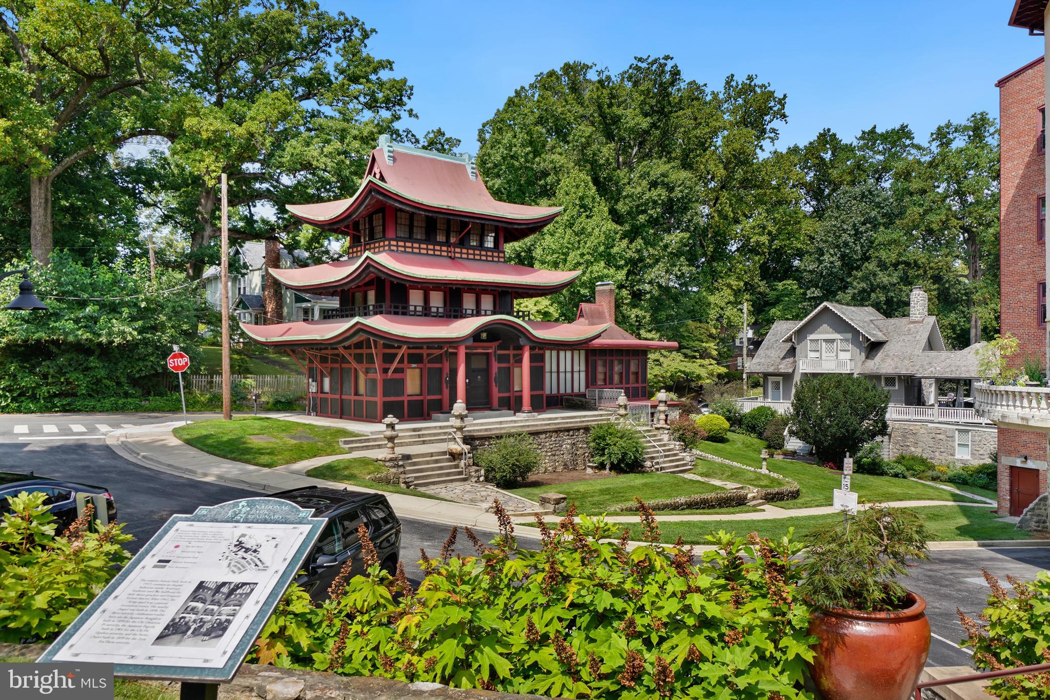 FOREST GLEN PARK - Residential