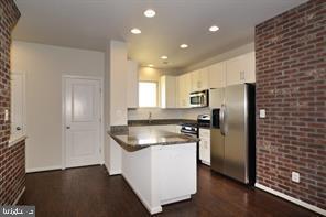 BRAMBLETON TOWN CENTER - Residential Lease