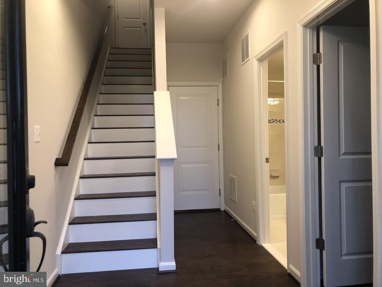 BRAMBLETON TOWN CENTER - Residential Lease