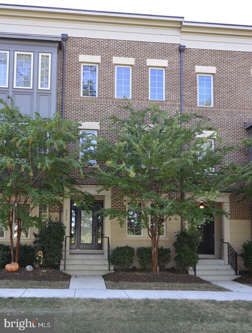 BRAMBLETON TOWN CENTER - Residential Lease