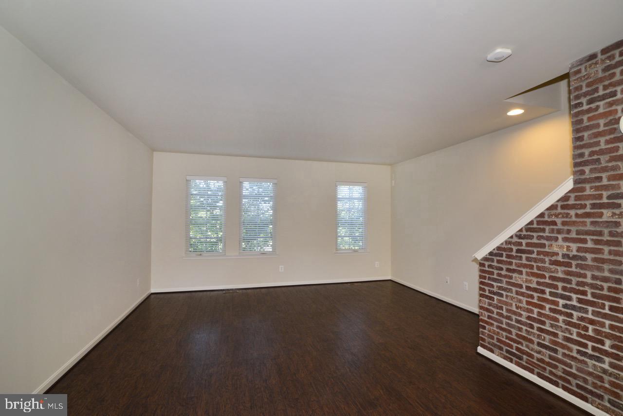 BRAMBLETON TOWN CENTER - Residential Lease