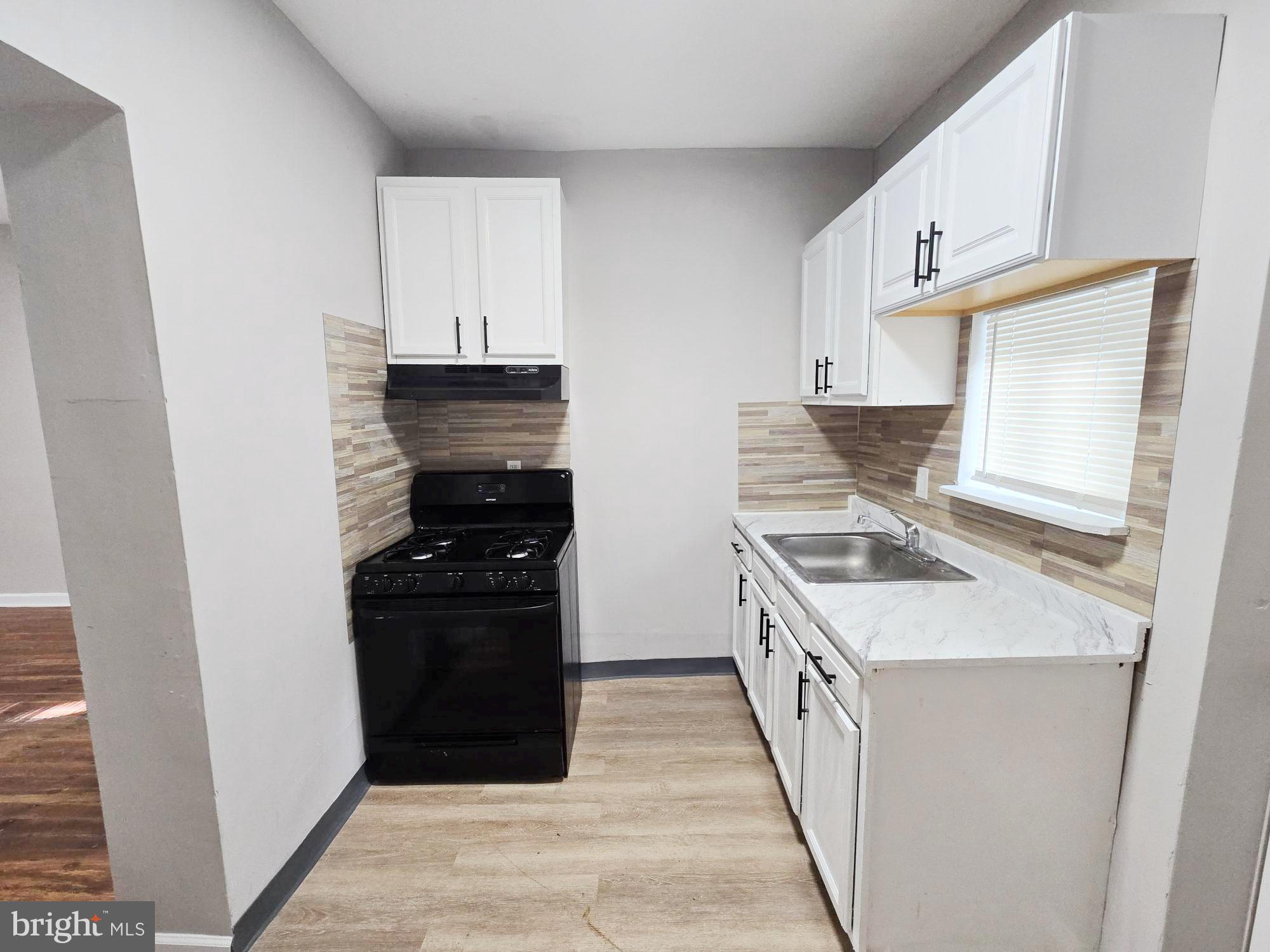 POINT BREEZE - Residential Lease