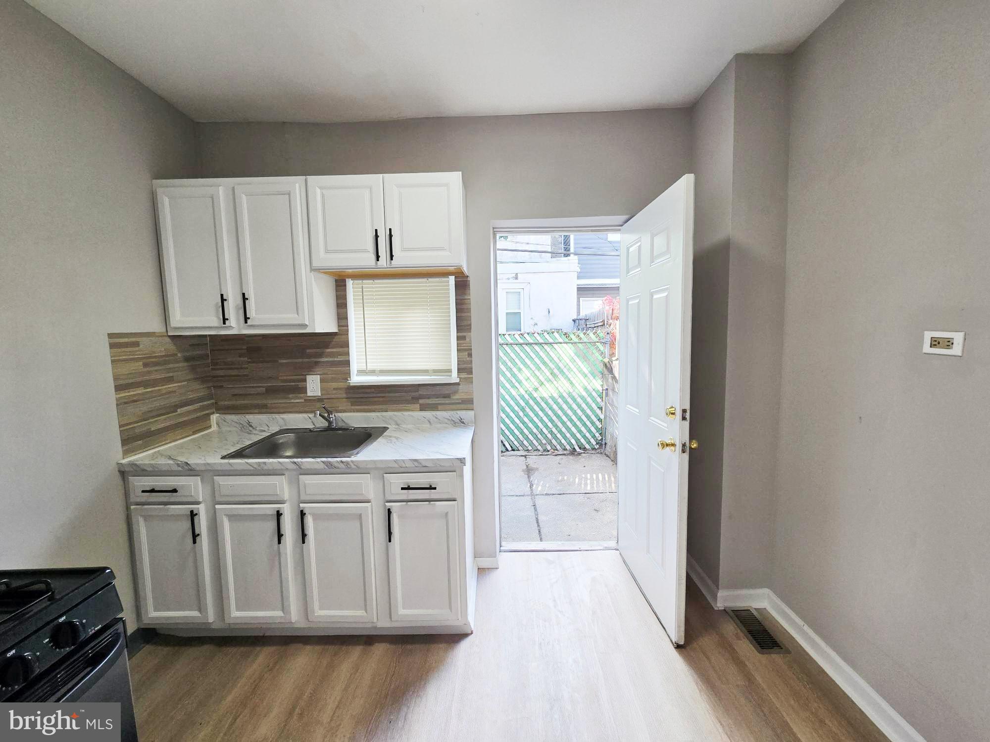 POINT BREEZE - Residential Lease