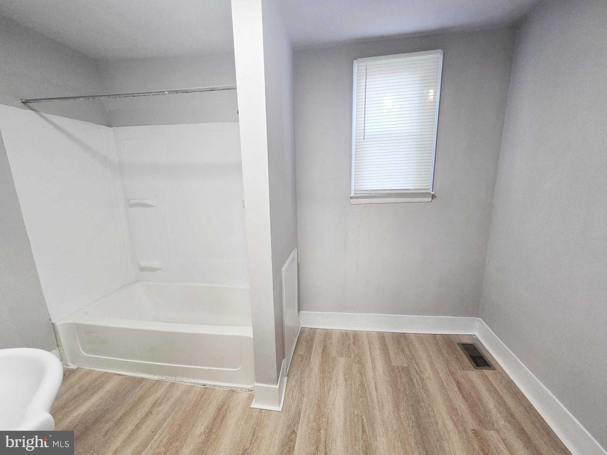 POINT BREEZE - Residential Lease