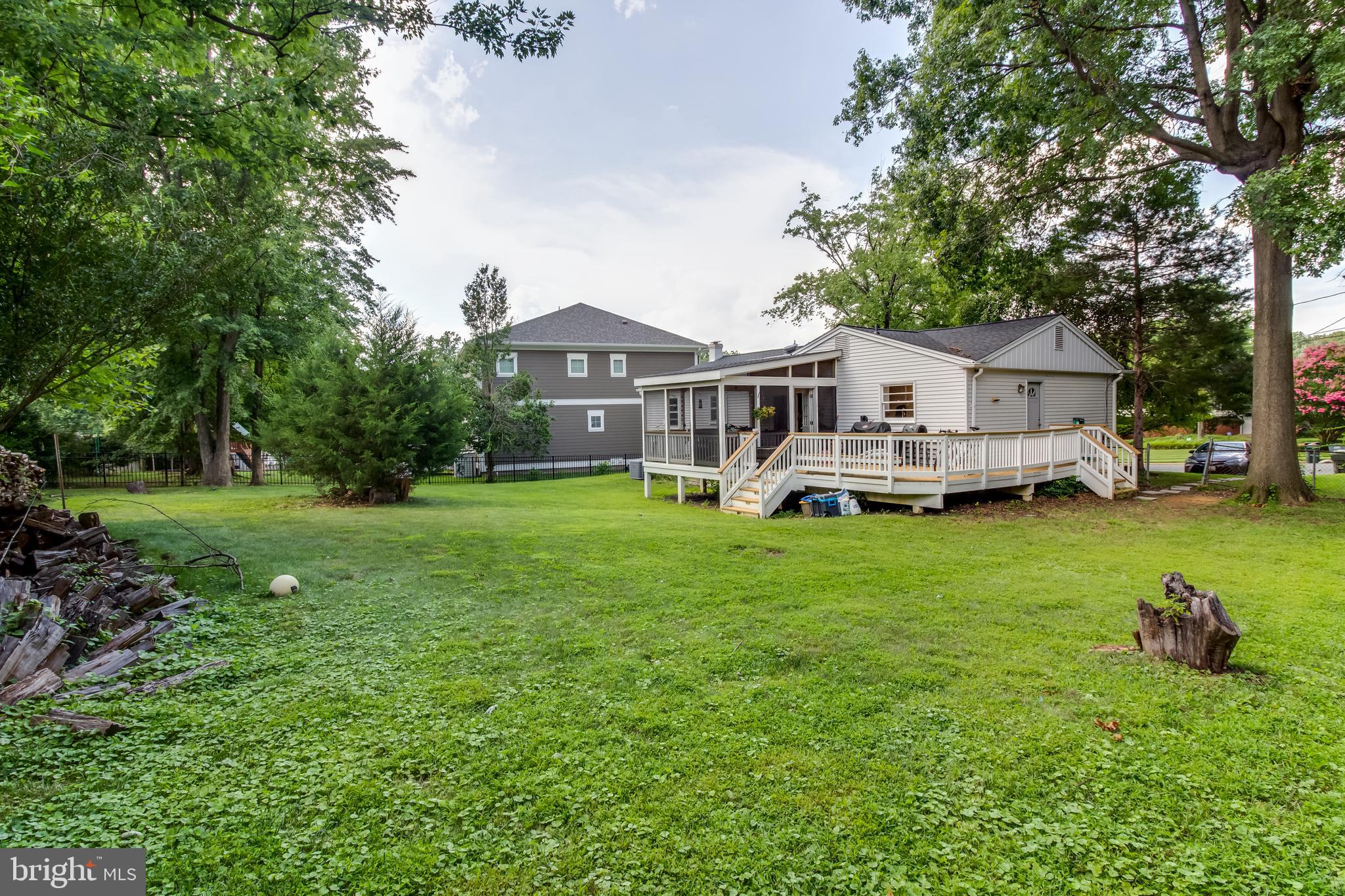 DUNN LORING WOODS - Residential