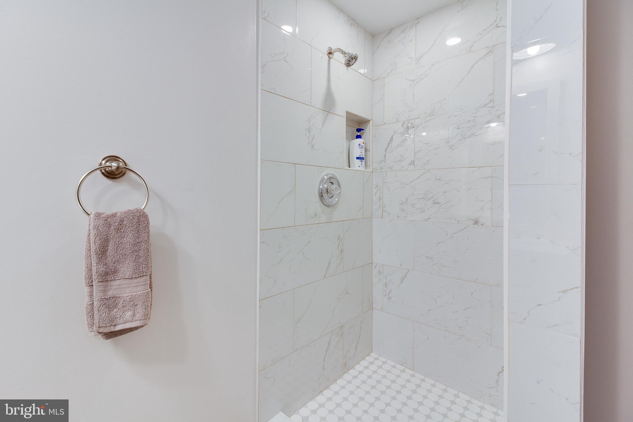 DUNN LORING WOODS - Residential